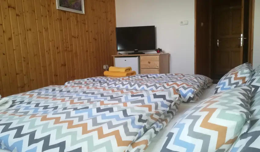 Sokor Fogad Sokorptka - Szilveszter