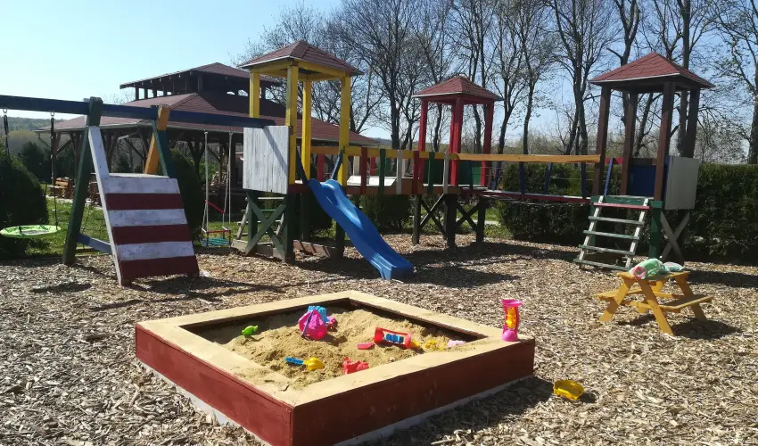 Sokor Fogad Sokorptka - Szilveszter