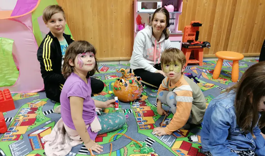 Sokor Fogad Sokorptka - Szilveszter