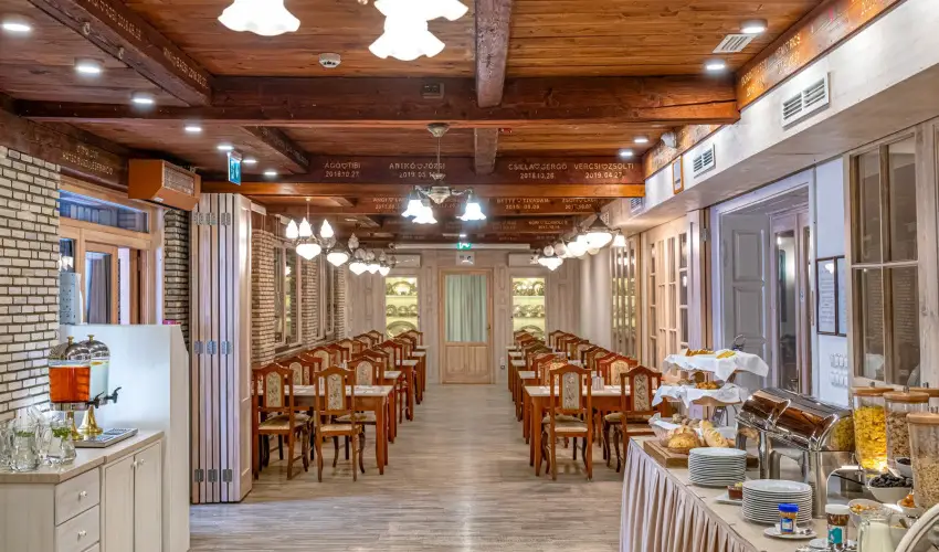 Sz�rcsa Hotel Sz�kesfeh�rv�r - Szilveszter