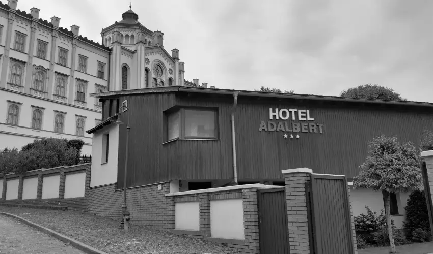 Hotel Adalbert - Boldog Meszl�nyi Zolt�n H�z  Esztergom - Szilveszter (min. 3 �j)