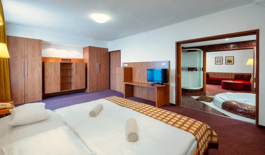 Hunguest Hotel Pelion  Tapolca - Pelion Szilveszter (min. 3 �j)