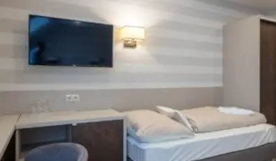 Tiszacsegei Hal�szcs�rda �s Panzi�  Tiszacsege