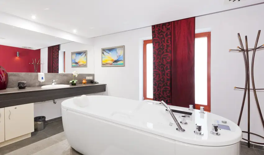 T Wellness Hotel Bnk - Szilveszter (min. 2 j)