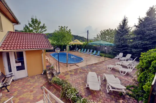 Tkert Fogad - Szilveszter (min. 3 j)