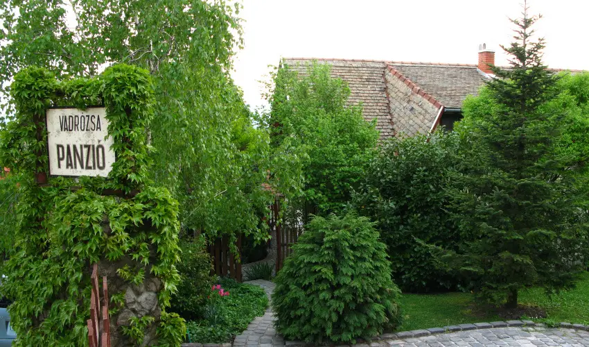 Vadr�zsa Vend�gh�z Szentendre - Szilveszter (min. 3 �j)