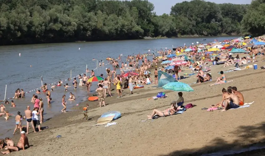 V�r�s �lom Apartman Panzi� Tiszak�cske Tiszak�cske - Szilveszter