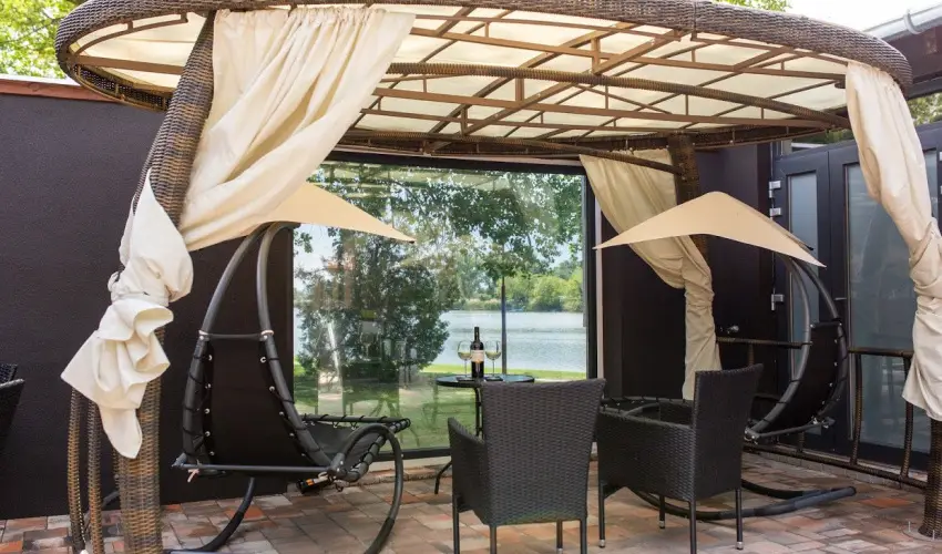 Waterfront Lodge Dunapataj - Szilveszter (min. 2 j)