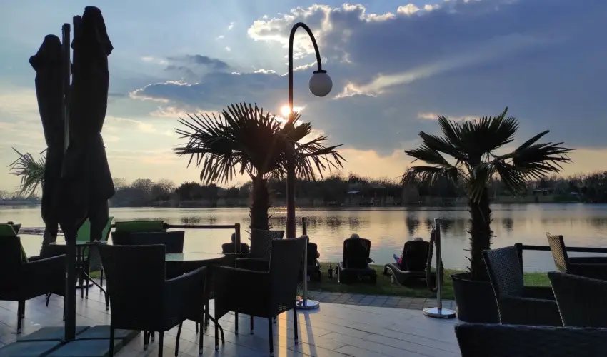 Waterfront Lodge Dunapataj - Szilveszter (min. 2 j)
