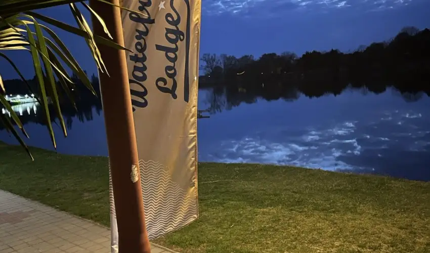 Waterfront Lodge Dunapataj - Szilveszter (min. 2 j)