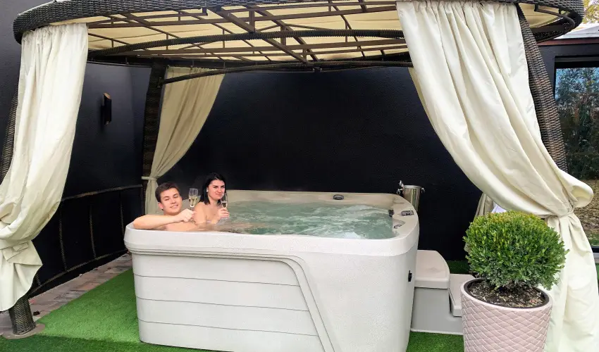 Waterfront Lodge Dunapataj - Szilveszter (min. 2 j)