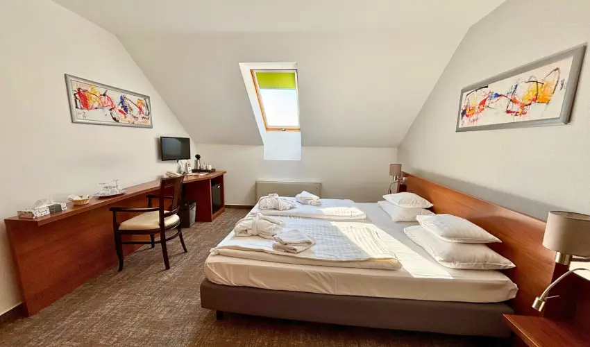 Zenit Hotel Balaton Vonyarcvashegy - Szilveszter (min. 3 �j)