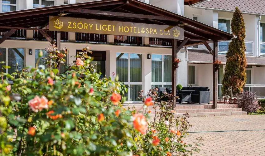 Zsry Liget Hotel & Spa Mezkvesd - Szilveszter (min. 2 j)